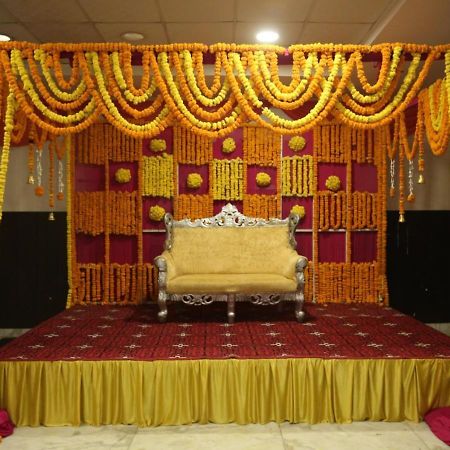 Hotel Loto - Sector 66 โนอิดา ภายนอก รูปภาพ