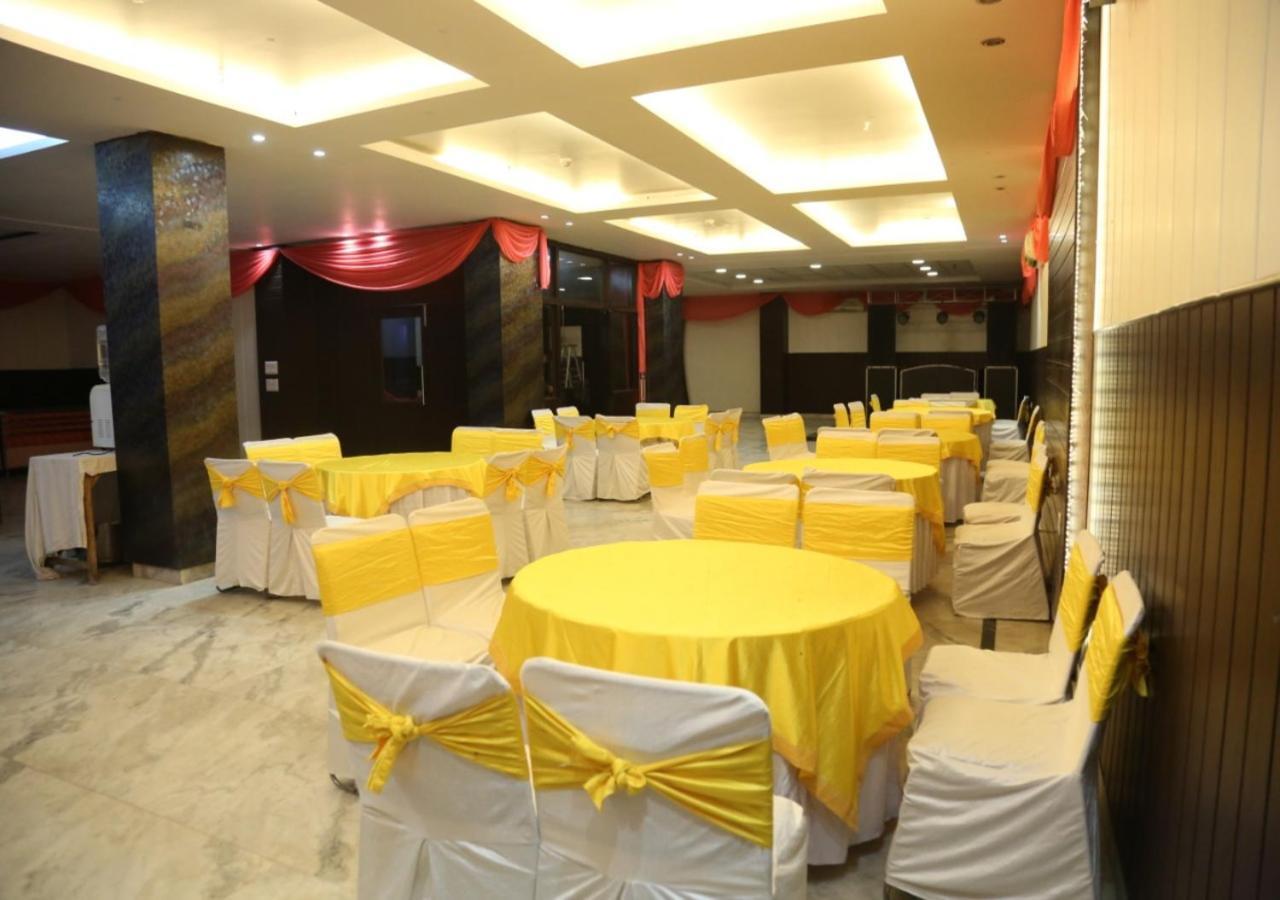 Hotel Loto - Sector 66 โนอิดา ภายนอก รูปภาพ