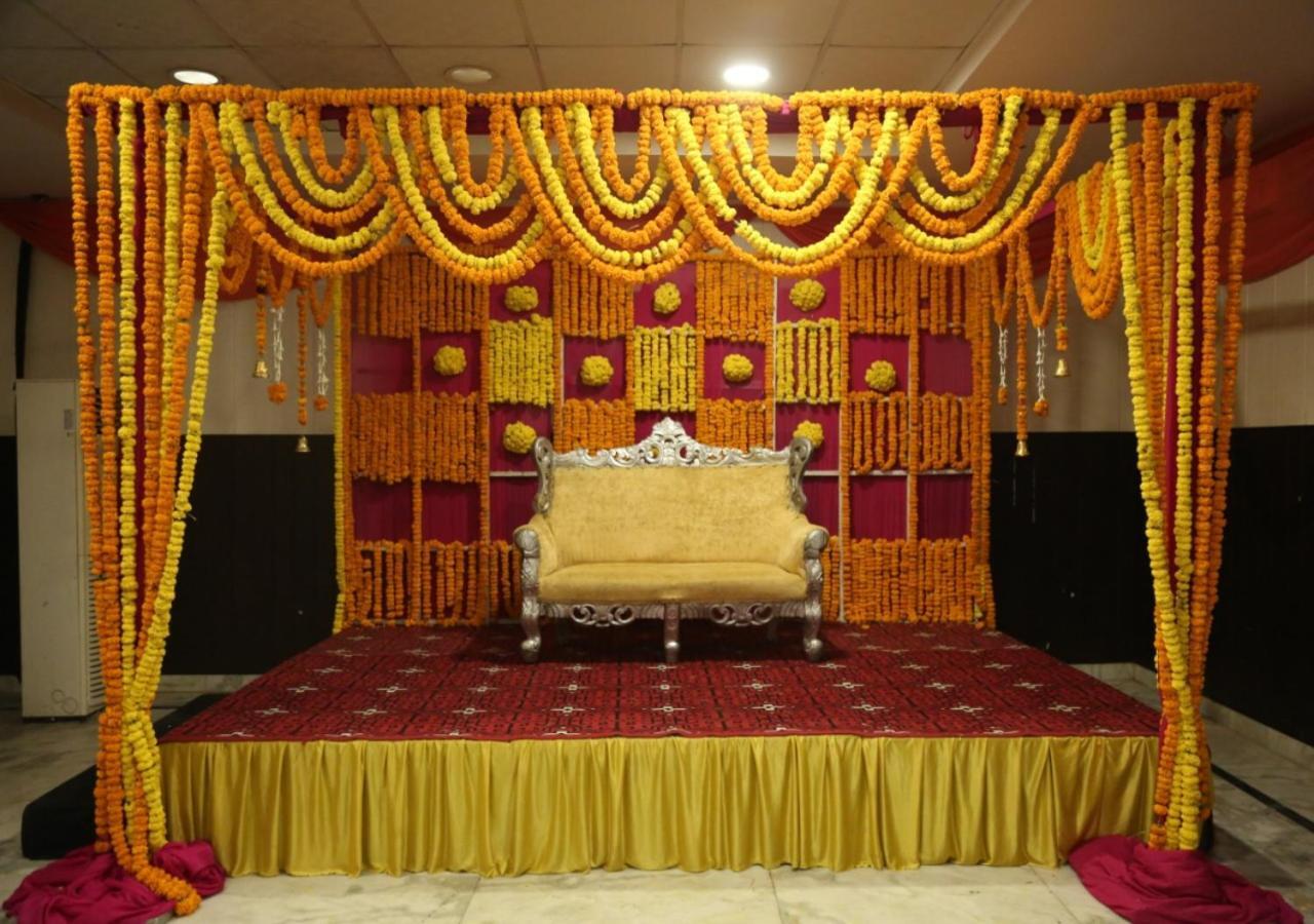 Hotel Loto - Sector 66 โนอิดา ภายนอก รูปภาพ