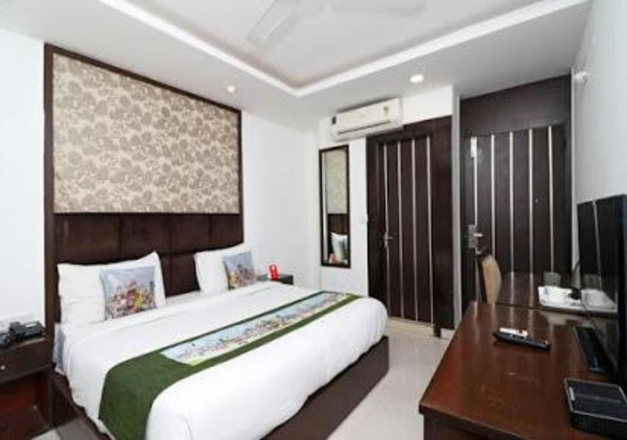 Hotel Loto - Sector 66 โนอิดา ภายนอก รูปภาพ