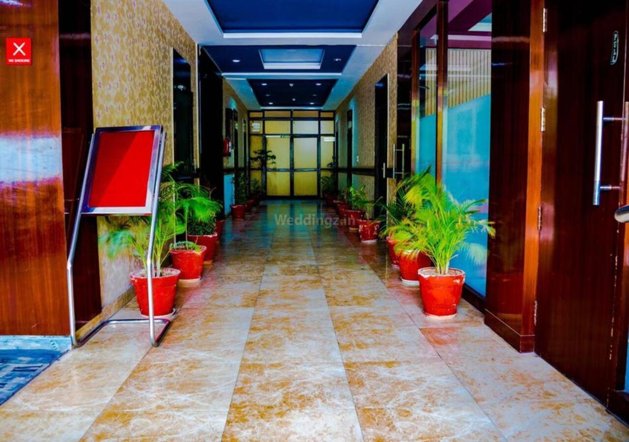 Hotel Loto - Sector 66 โนอิดา ภายนอก รูปภาพ
