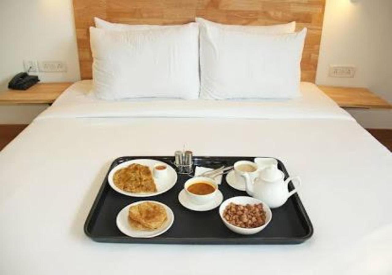 Hotel Loto - Sector 66 โนอิดา ภายนอก รูปภาพ