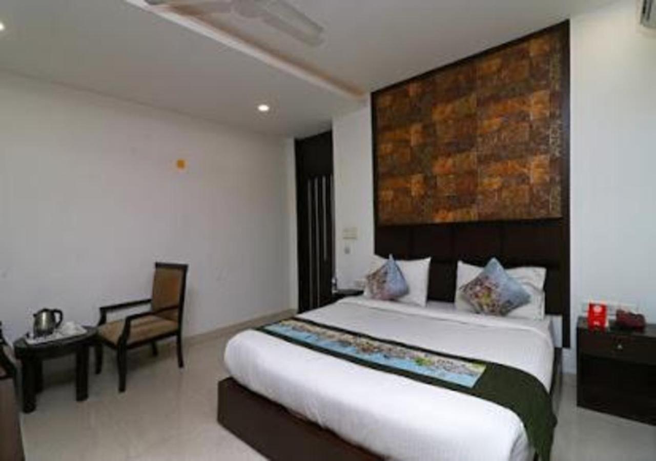 Hotel Loto - Sector 66 โนอิดา ภายนอก รูปภาพ